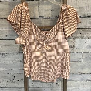 Cute Cutout Back Shirt!